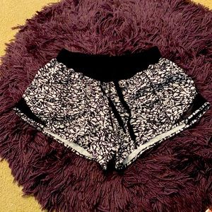 Lululemon black and white hotty hot shorts